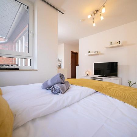 Studio Shiny - Zentral Mit Balkon - Messe - Kueche Neuss Ngoại thất bức ảnh