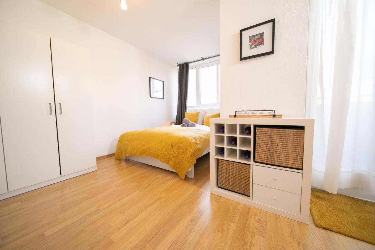 Studio Shiny - Zentral Mit Balkon - Messe - Kueche Neuss Ngoại thất bức ảnh