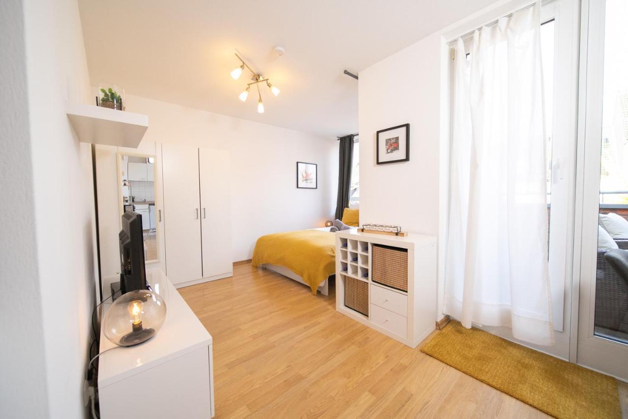 Studio Shiny - Zentral Mit Balkon - Messe - Kueche Neuss Ngoại thất bức ảnh