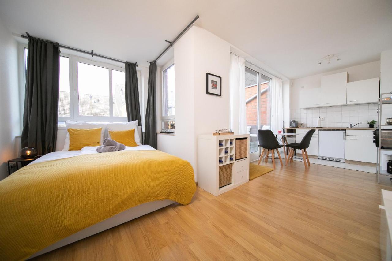 Studio Shiny - Zentral Mit Balkon - Messe - Kueche Neuss Ngoại thất bức ảnh